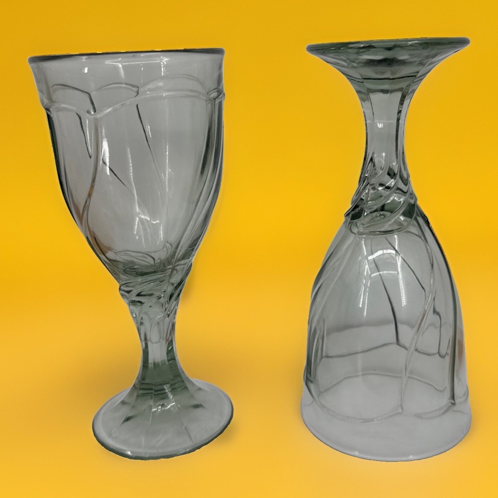 Noritake Sweet Swirl Light Green Wine/Stemmed Goblets 1985-2005 Vintage (2)
